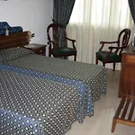 Euro 4* إيغليزياس